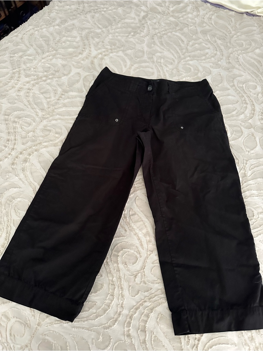 Make + Model Black Cropped Pants for Women